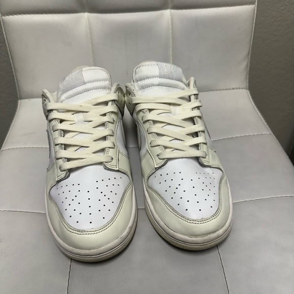 Nike White and Cream Sneakers size 10W 8.5M - Picture 2 of 5